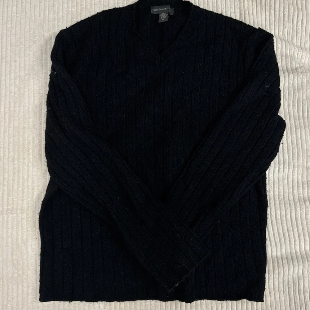 Sweater - Picture 1 of 2